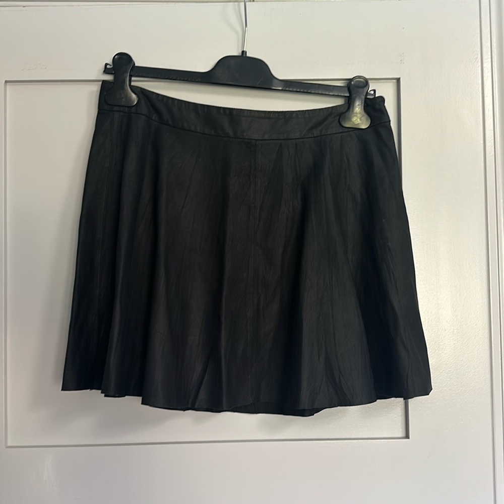 Black leather mini skirt - size small